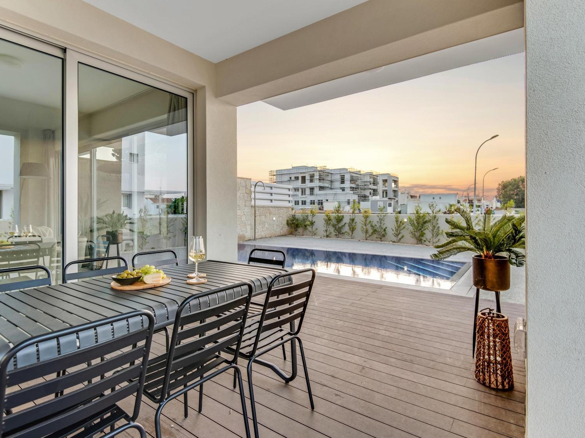 Sanders Mythical Blue Villas Paralimni Exterior photo