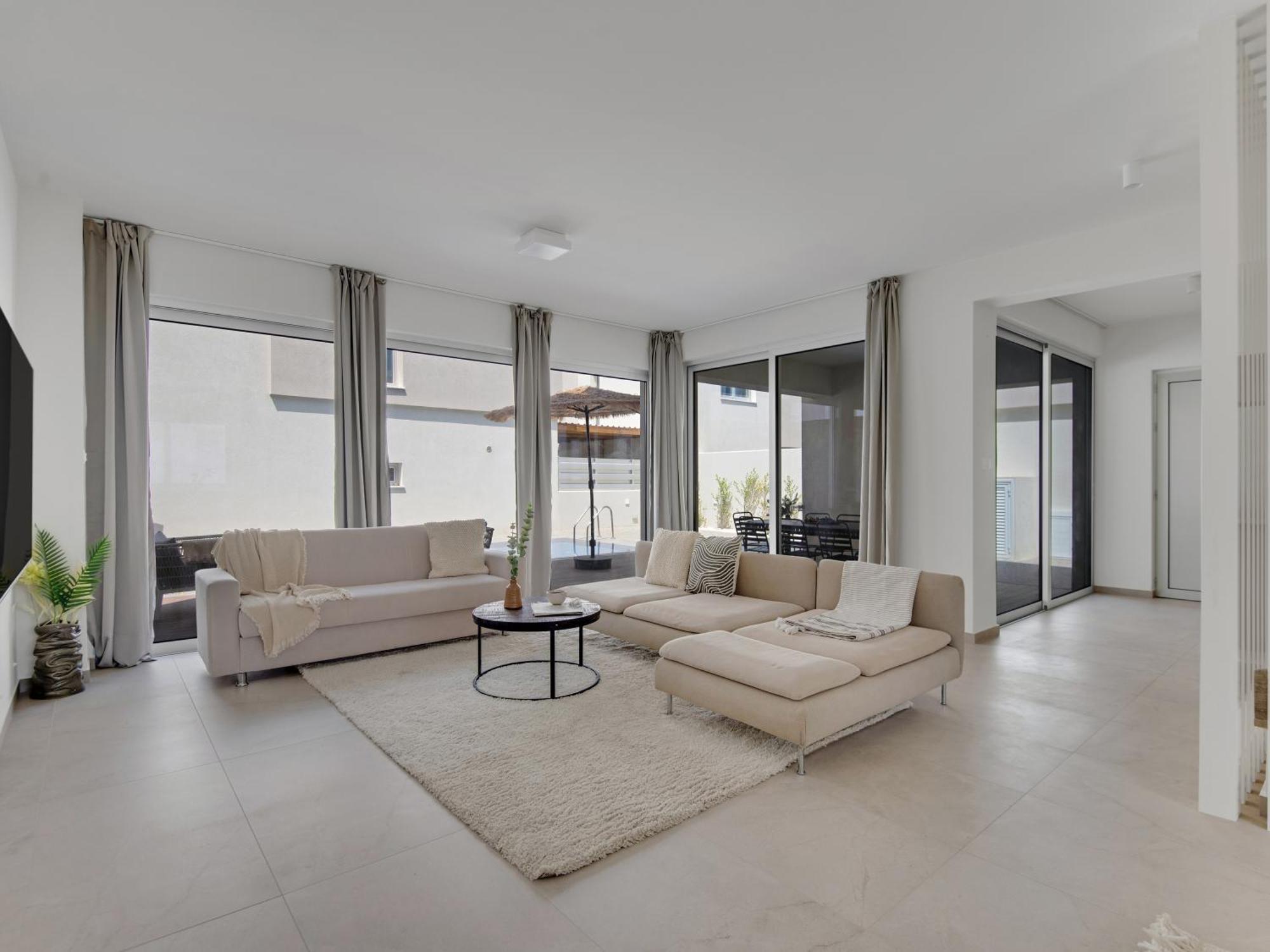 Sanders Mythical Blue Villas Paralimni Exterior photo